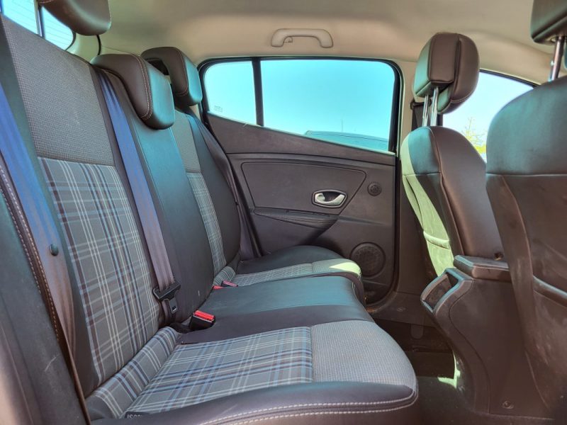 RENAULT MEGANE III dci  2011