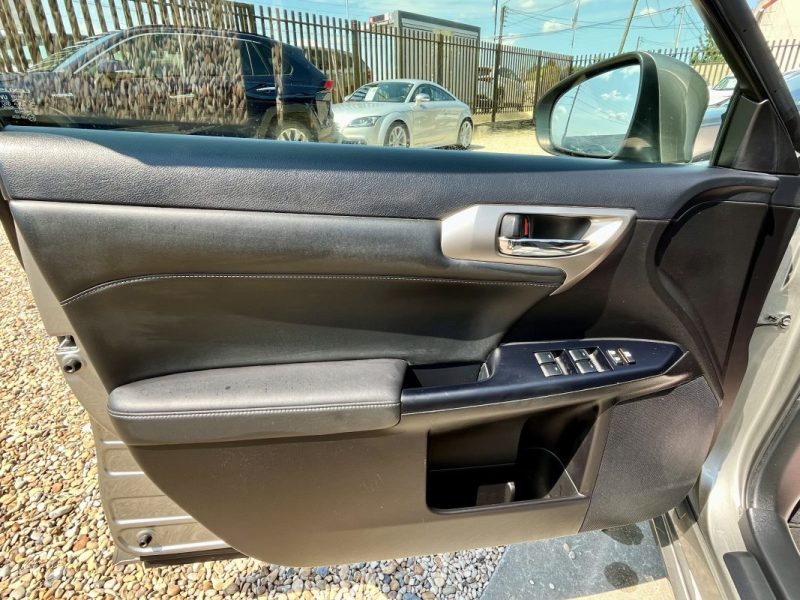 LEXUS CT200H 136cv Design pack Confort Phase 2 10/2015