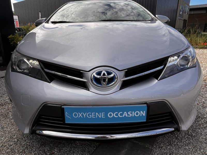 TOYOTA AURIS 136H Dynamic pack confort 08/2013