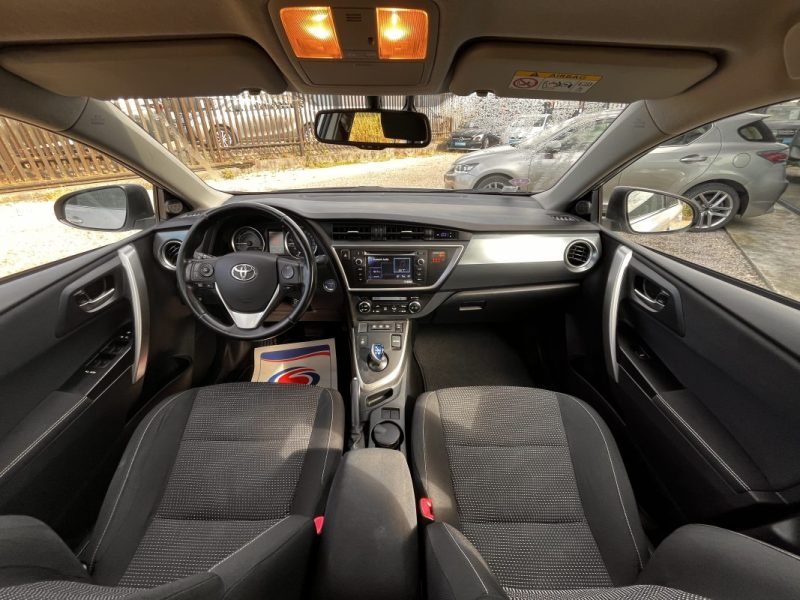 TOYOTA AURIS 136H Dynamic pack confort 08/2013