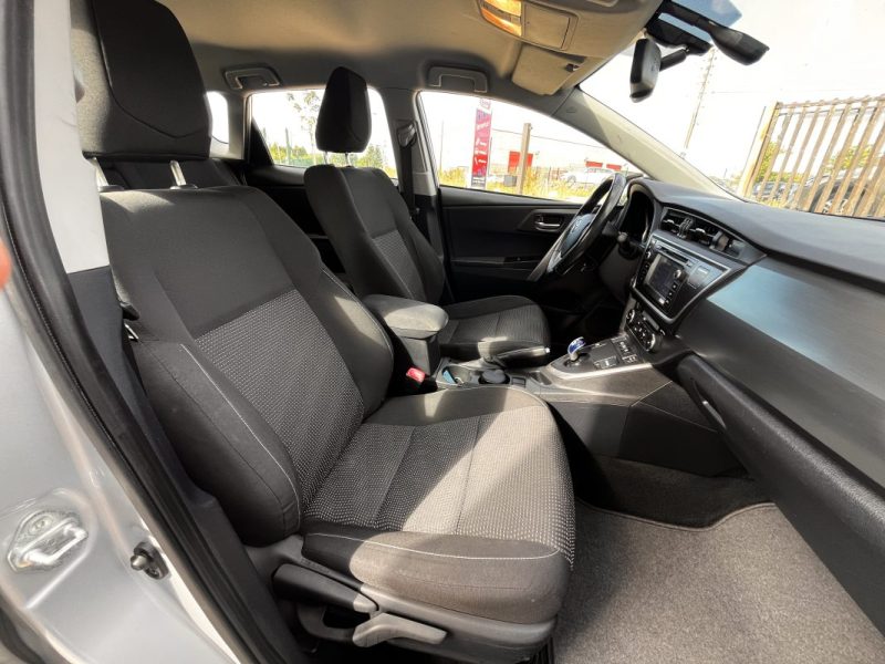TOYOTA AURIS 136H Dynamic pack confort 08/2013