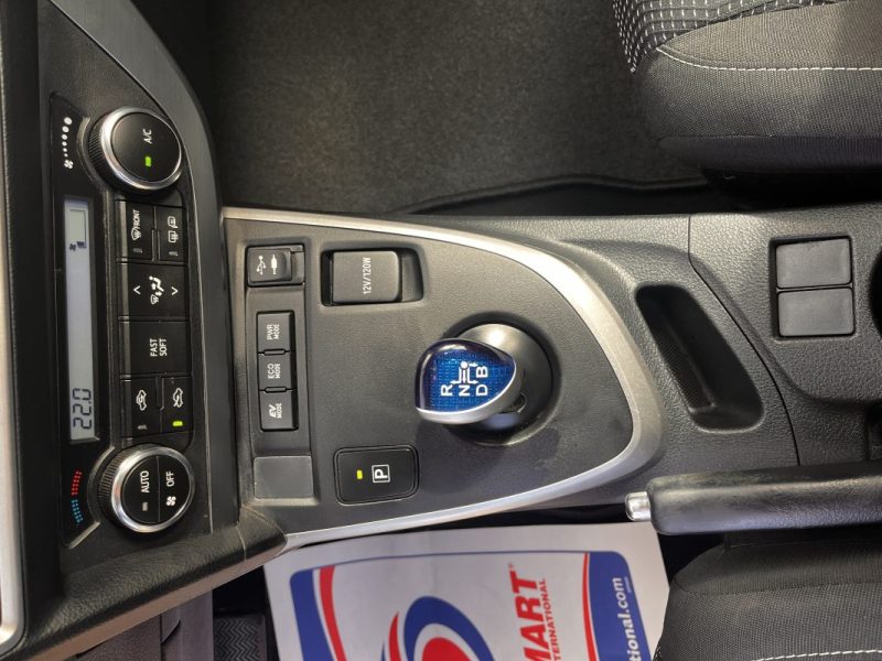 TOYOTA AURIS 136H Dynamic pack confort 08/2013