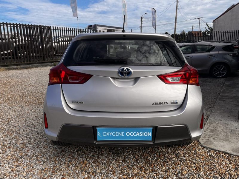 TOYOTA AURIS 136H Dynamic pack confort 08/2013