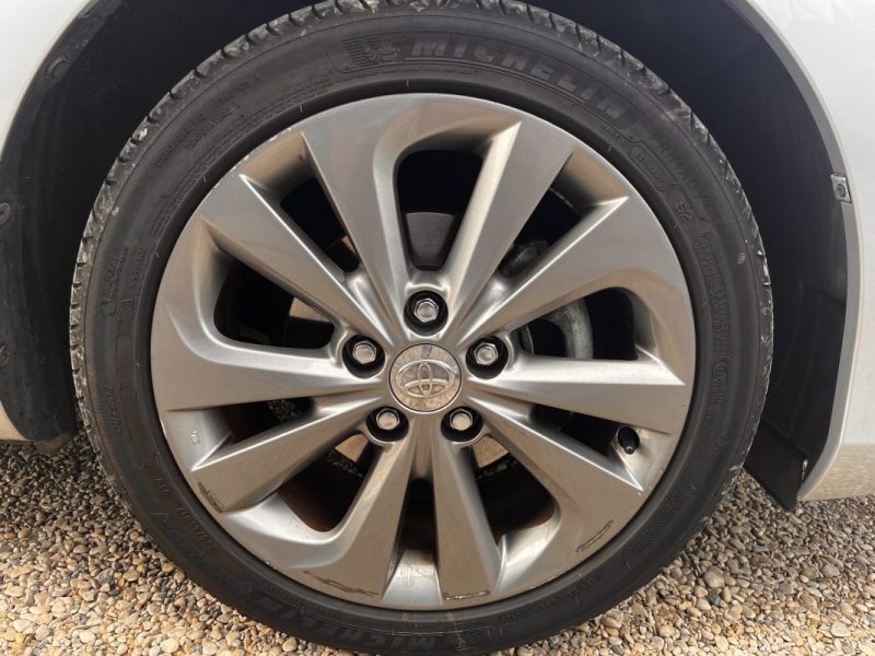 TOYOTA AURIS 136H Dynamic pack confort 08/2013