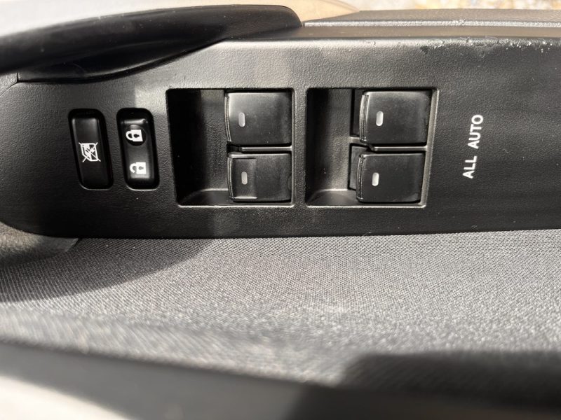 TOYOTA AURIS 136H Dynamic pack confort 08/2013