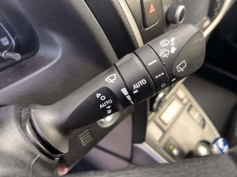 TOYOTA AURIS 136H Dynamic pack confort 08/2013