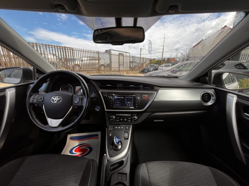 TOYOTA AURIS 136H Dynamic pack confort 08/2013
