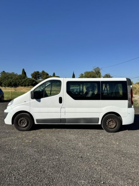 RENAULT TRAFIC 2.0 DCI 9 PLACES PASSENGER L1H1 AUTHENTIQUE 