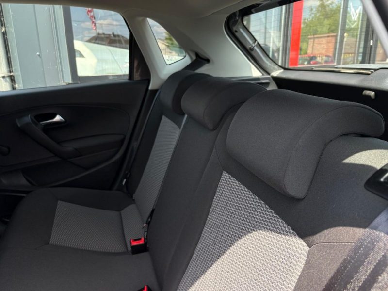 VOLKSWAGEN POLO 2010