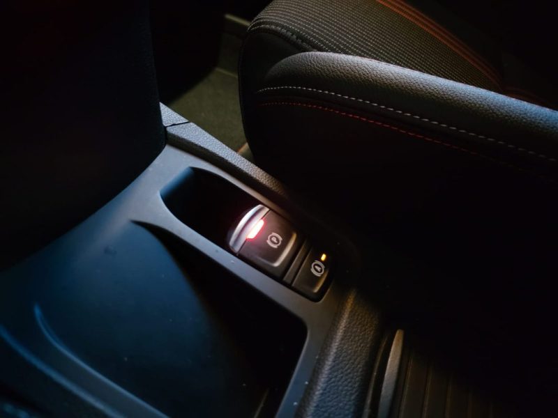 RENAULT CLIO V 1.0 TCe 100ch RS LINE / SUIVI RENAULT + CAMERA DE RECUL + GRAND ECRAN + LUMIERES D'AM