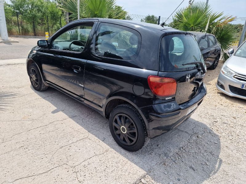 TOYOTA YARIS 2004