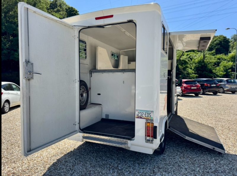 RENAULT MASTER CAMION CHEVAUX L2H1 2.5D 79000KM