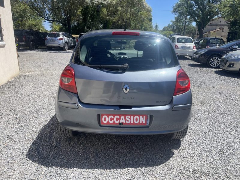 RENAULT CLIO 2005