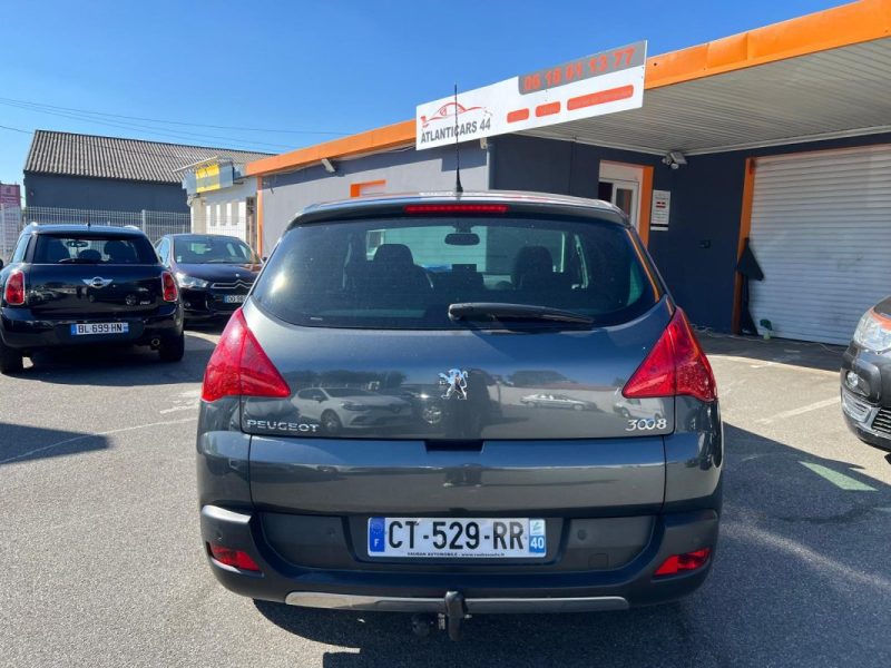 PEUGEOT 3008 2013