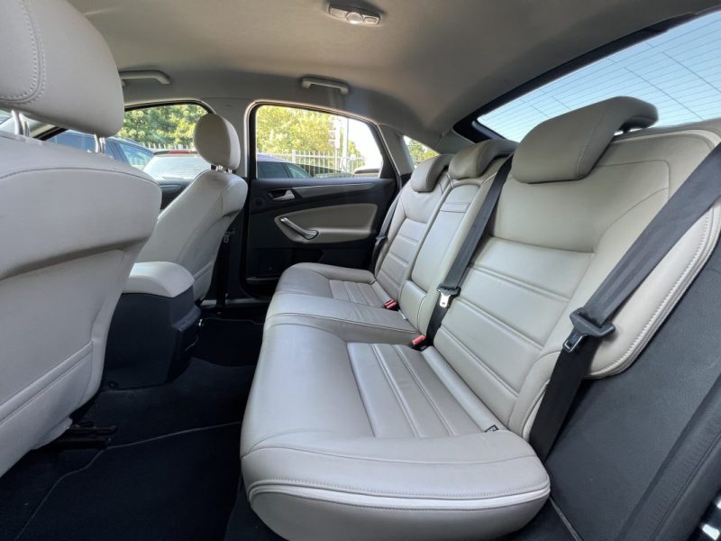 FORD MONDEO 3 III PHASE 2 TITANIUM 2.0 TDCI 140 BOITE AUTO INTERIEUR CUIR ECRAN GPS - GARANTIE 1 AN