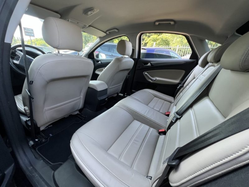 FORD MONDEO 3 III PHASE 2 TITANIUM 2.0 TDCI 140 BOITE AUTO INTERIEUR CUIR ECRAN GPS - GARANTIE 1 AN