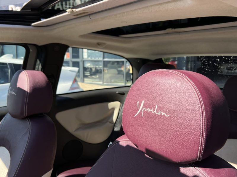 LANCIA YPSILON PHASE 2 1.4 i 95 PREMIERE MAIN / 19 200 Kms TOIT OUVRANT PANORAMIQUE - GARANTIE 1 AN