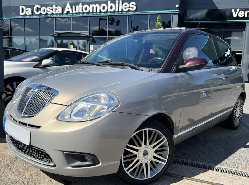 LANCIA YPSILON PHASE 2 1.4 i 95 PREMIERE MAIN / 19 200 Kms TOIT OUVRANT PANORAMIQUE - GARANTIE 1 AN