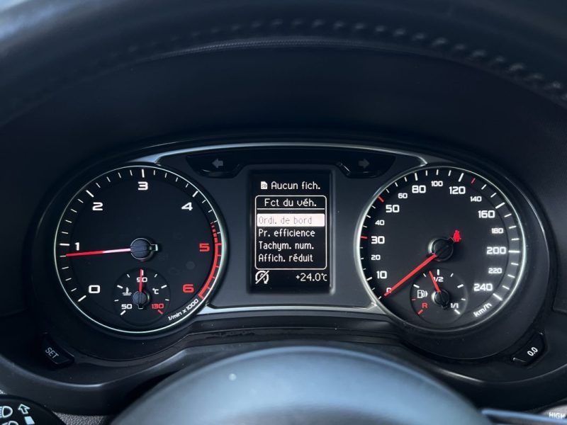 AUDI A1 PHASE 2 SPORTBACK S-LINE ULTRA 1.4 TDI 90 Cv BOITE AUTO GPS FEUX LEDS 5 Pts  - GARANTIE 1 AN