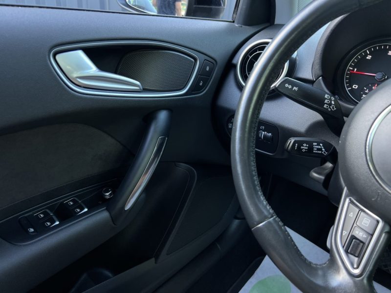 AUDI A1 PHASE 2 SPORTBACK S-LINE ULTRA 1.4 TDI 90 Cv BOITE AUTO GPS FEUX LEDS 5 Pts  - GARANTIE 1 AN