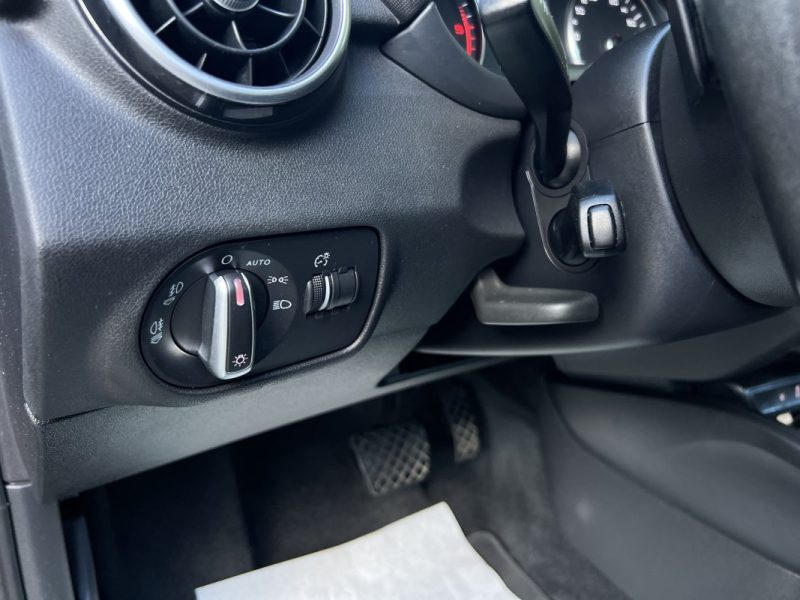 AUDI A1 PHASE 2 SPORTBACK S-LINE ULTRA 1.4 TDI 90 Cv BOITE AUTO GPS FEUX LEDS 5 Pts  - GARANTIE 1 AN