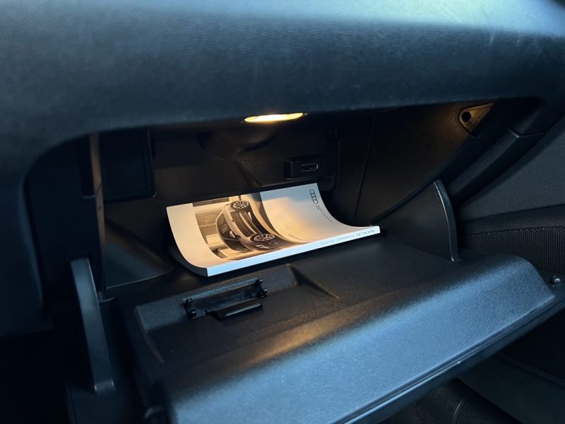 AUDI A1 PHASE 2 SPORTBACK S-LINE ULTRA 1.4 TDI 90 Cv BOITE AUTO GPS FEUX LEDS 5 Pts  - GARANTIE 1 AN