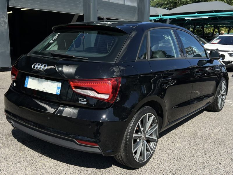 AUDI A1 PHASE 2 SPORTBACK S-LINE ULTRA 1.4 TDI 90 Cv BOITE AUTO GPS FEUX LEDS 5 Pts  - GARANTIE 1 AN