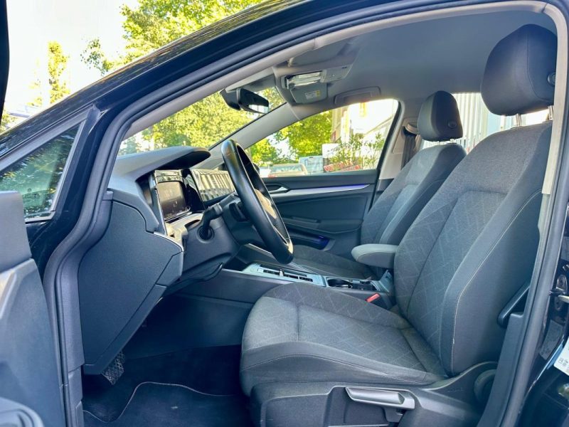 VOLKSWAGEN GOLF VIII 2021