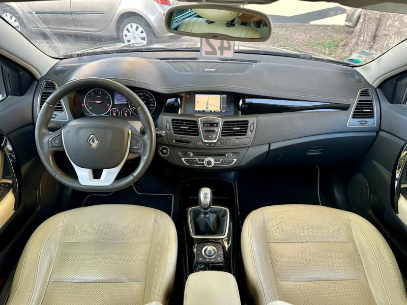 RENAULT LAGUNA III 2.0 DCI 150 INITIALE