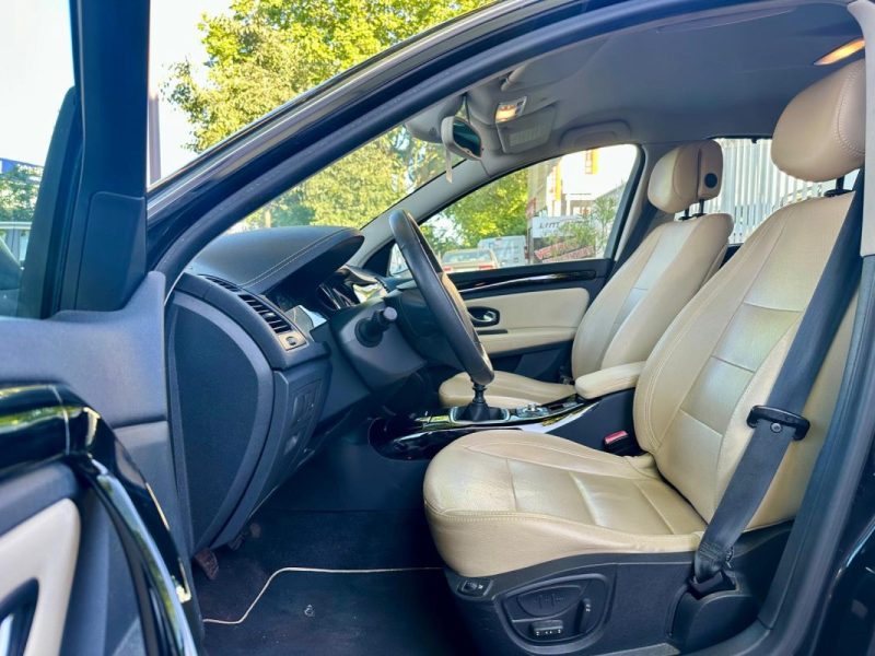 RENAULT LAGUNA III 2.0 DCI 150 INITIALE