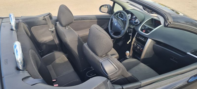 PEUGEOT 207 2010