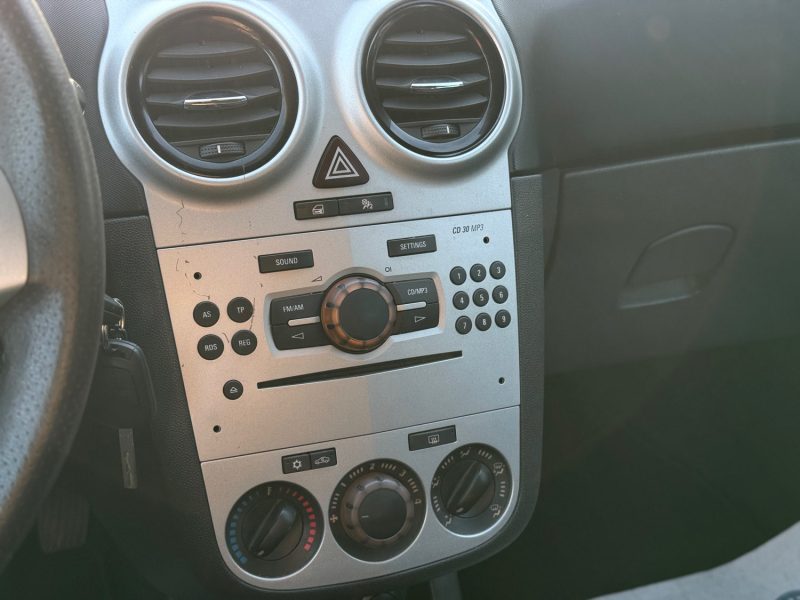 OPEL CORSA D 2009