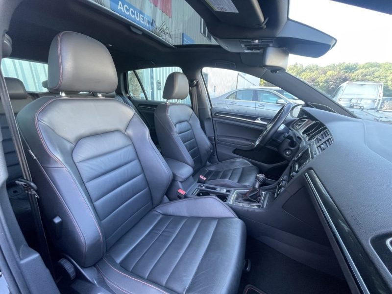 golf 7 GTI 2.0 TSI 220ch TOUT OPTIONS GARANTIE 12 MOIS