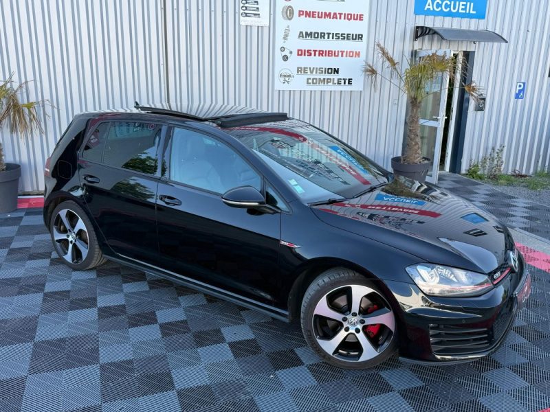 golf 7 GTI 2.0 TSI 220ch TOUT OPTIONS GARANTIE 12 MOIS