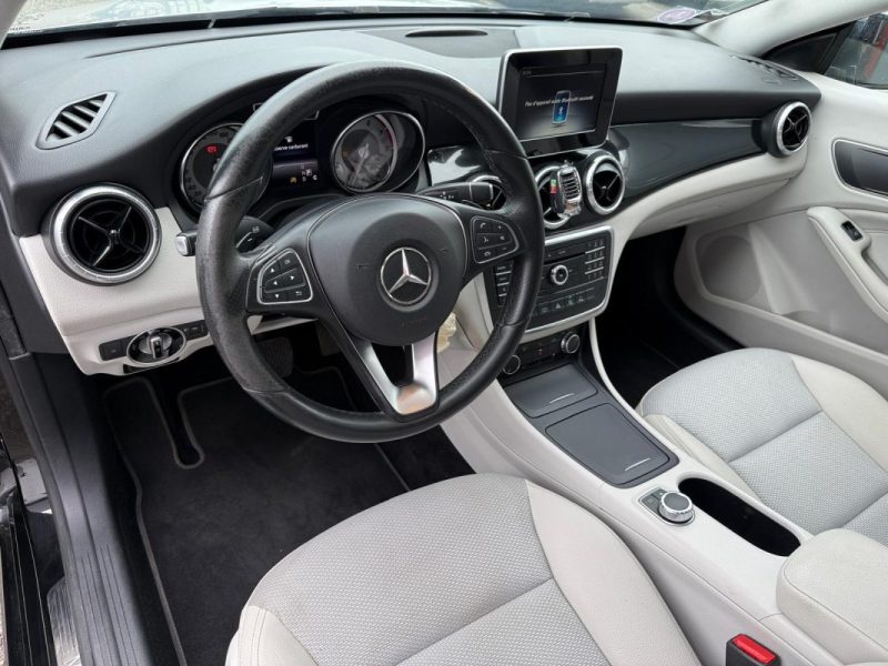 MERCEDES CLA 200 7G-DCT Inspiration