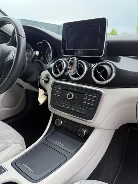 MERCEDES CLA 200 7G-DCT Inspiration