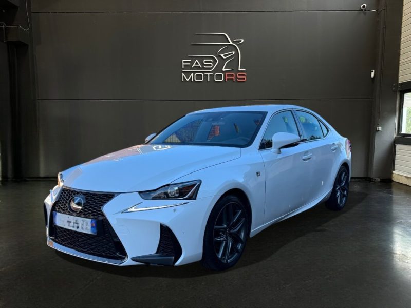 LEXUS IS300H 2019
