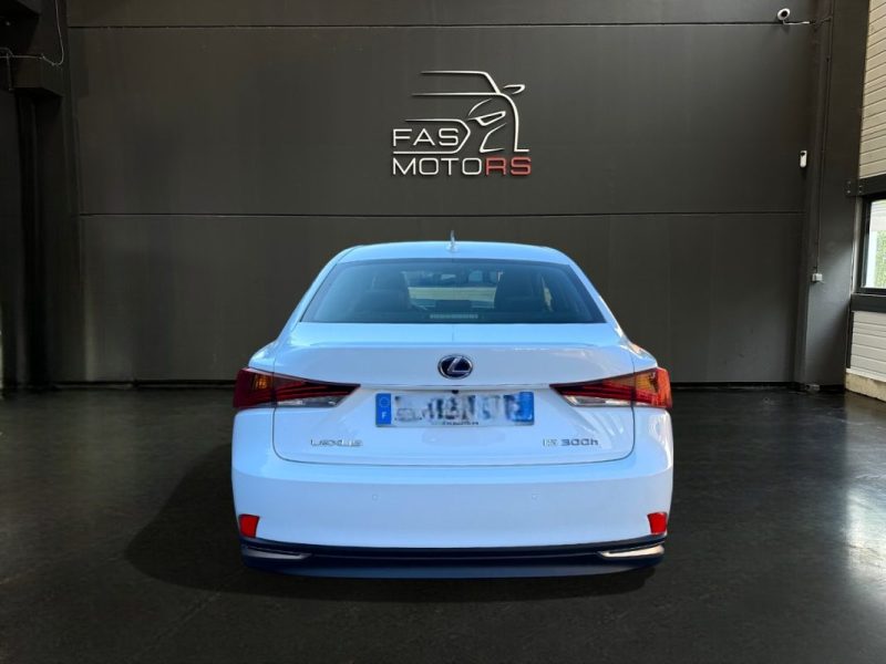 LEXUS IS300H 2019