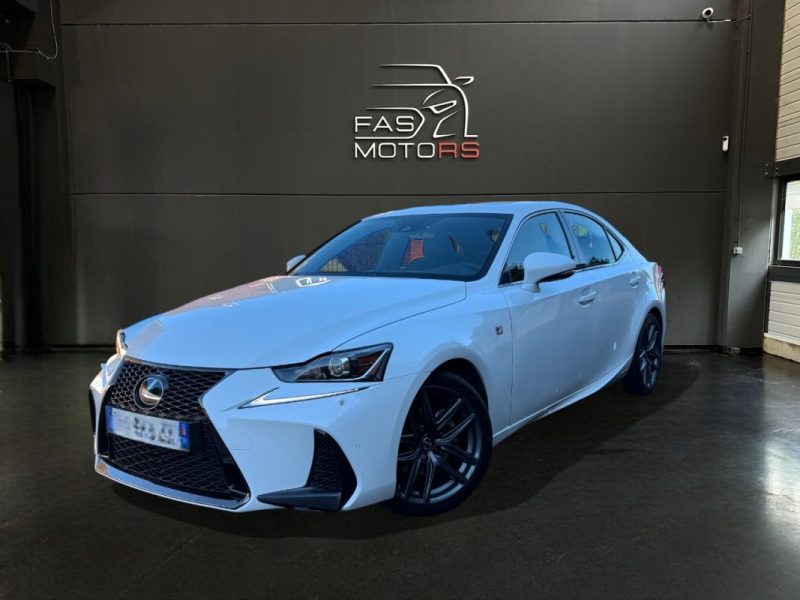 LEXUS IS300H 2019