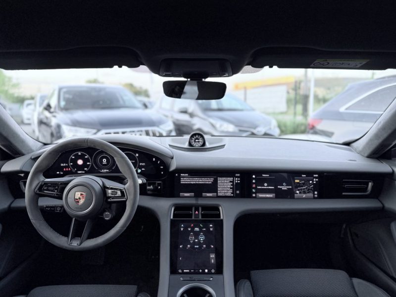PORSCHE TAYCAN TURBO S 761ch CROSS TURISMO