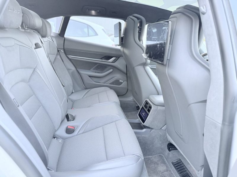 PORSCHE TAYCAN TURBO S 761ch CROSS TURISMO