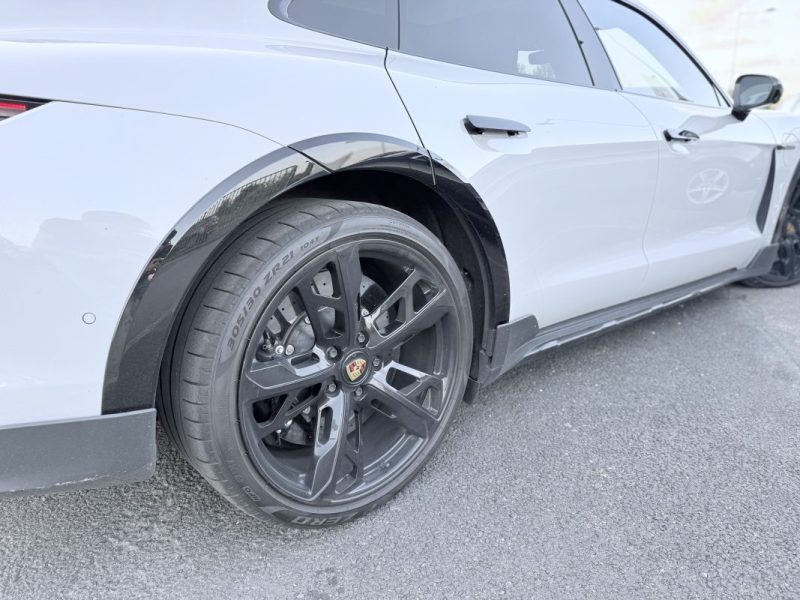 PORSCHE TAYCAN TURBO S 761ch CROSS TURISMO