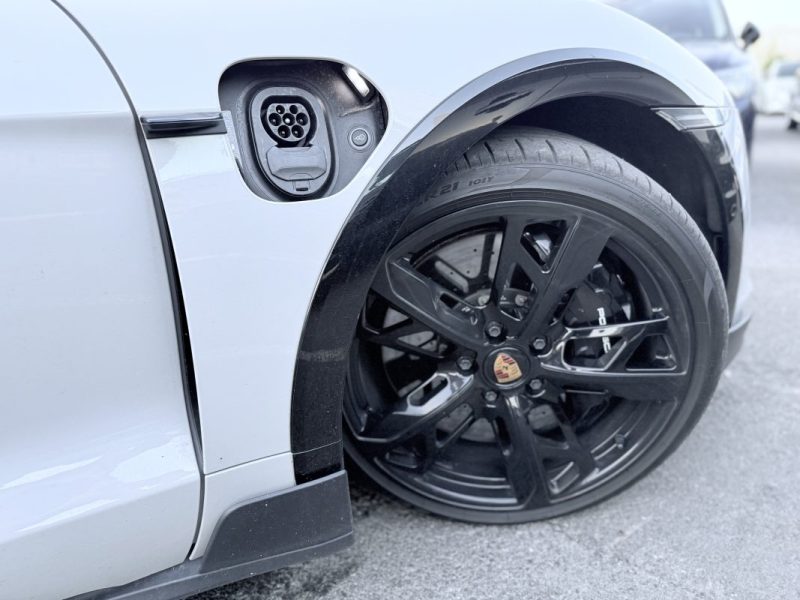 PORSCHE TAYCAN TURBO S 761ch CROSS TURISMO