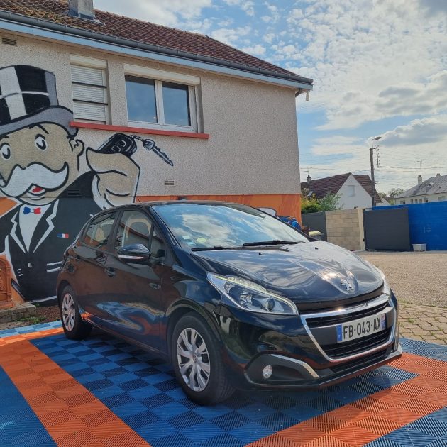 PEUGEOT 208 2018