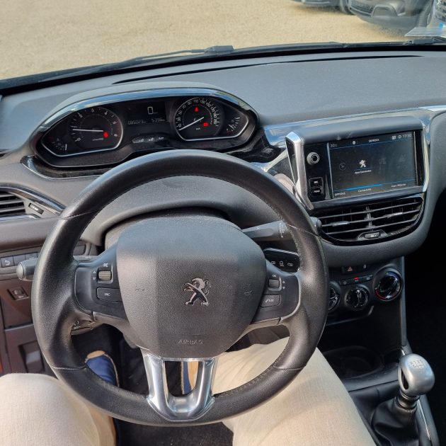 PEUGEOT 208 2018
