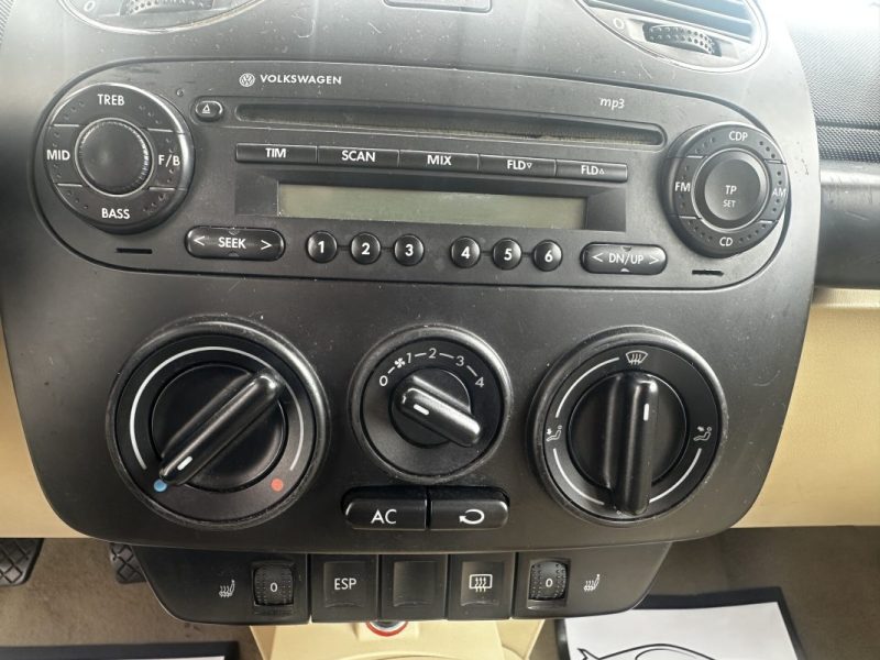 VOLKSWAGEN NEW BEETLE TDI 105 CARAT - *** REMISE - PRIX COUTANT !! ***