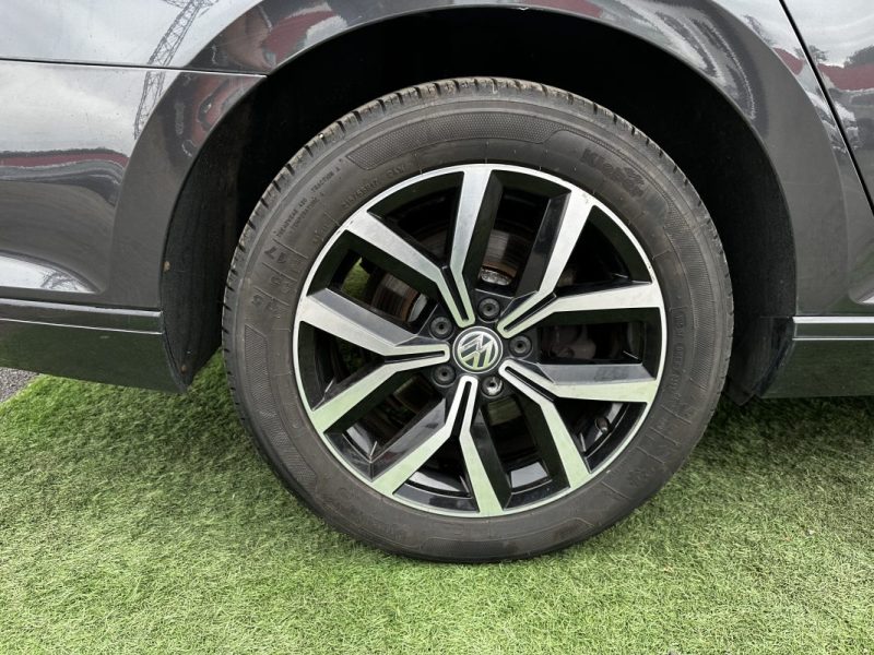 VOLKSWAGEN PASSAT 2017