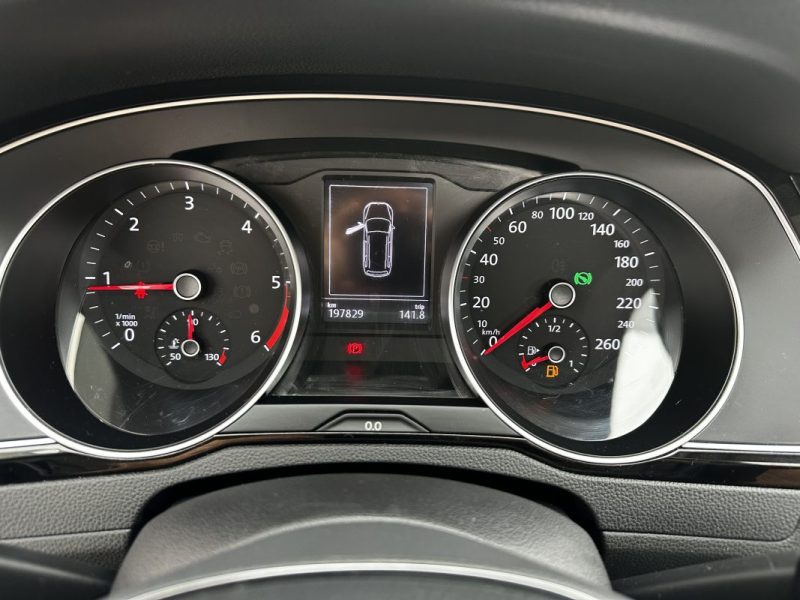 VOLKSWAGEN PASSAT 2017