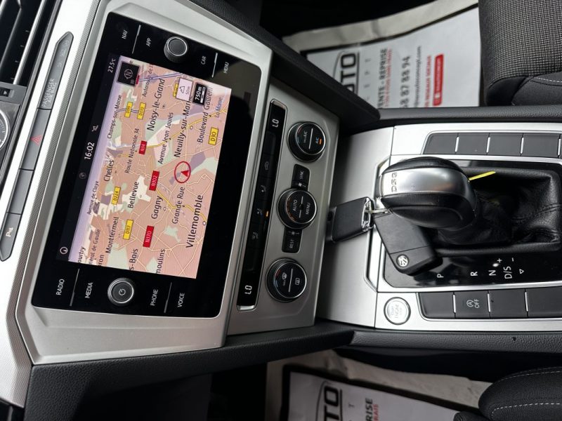 VOLKSWAGEN PASSAT 2017