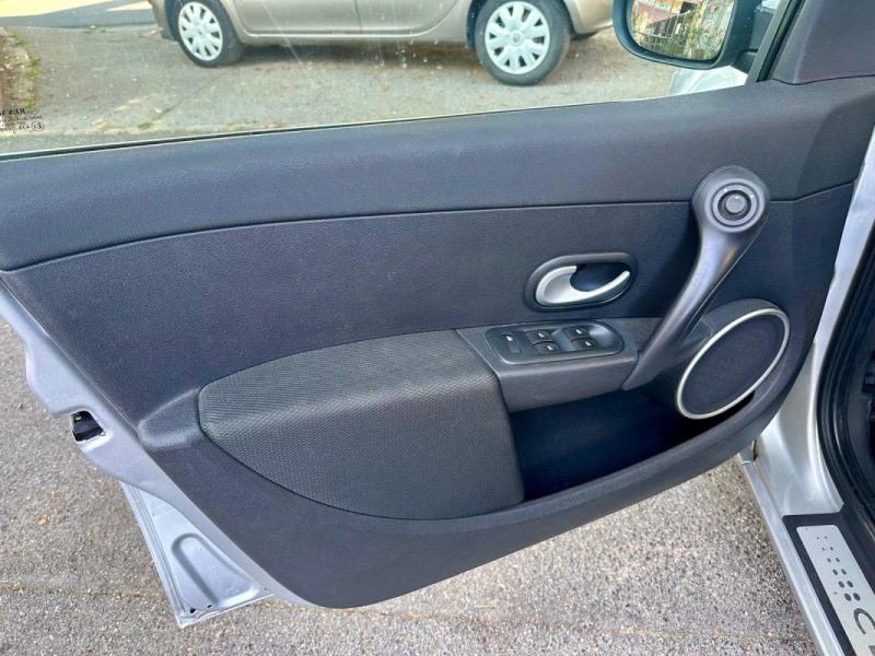 RENAULT CLIO III 2011